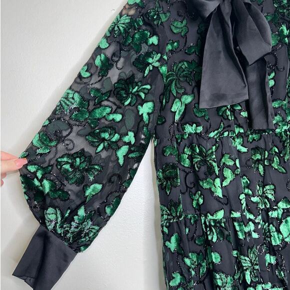 Alice + Olivia Rowen Bow Neck Blouson Sleeve Tiered Dress Green/Black Small - Picture 7 of 11